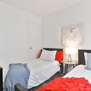 Free Parking - 2 Bedrooms - Full - In Beautiful Lachine - Near Water - 15 Minute Drive To Downtown Appartement